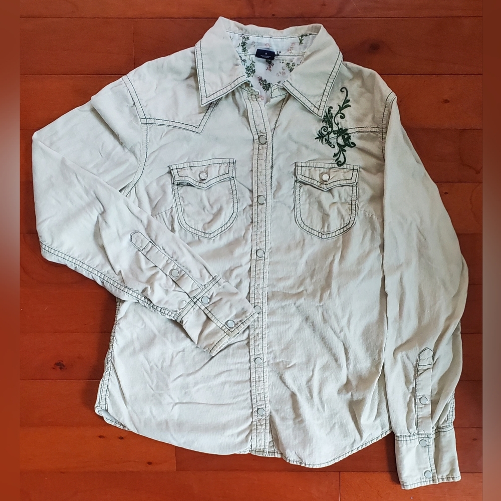 Gap Corduroy Button Down Size 8